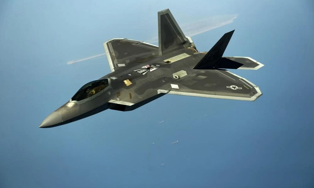 «Πρόβα πολέμου» με stealth μαχητικά F-22 στον Ειρηνικό και «μήνυμα» στην Κίνα